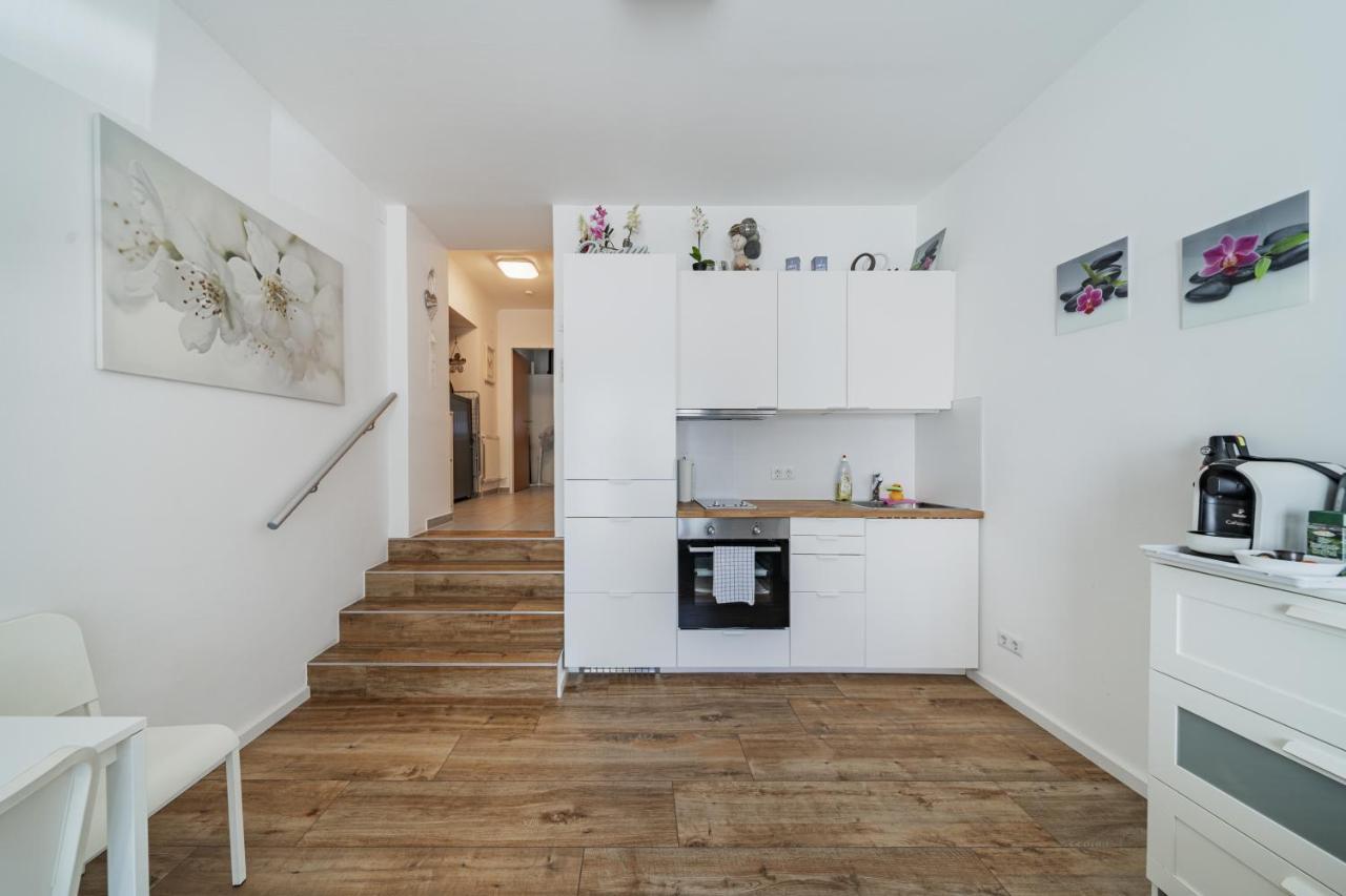Modernes Appartement Nahe U-Bahn Und Schoenbrunn Wina Bagian luar foto