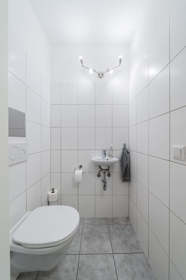 Modernes Appartement Nahe U-Bahn Und Schoenbrunn Wina Bagian luar foto