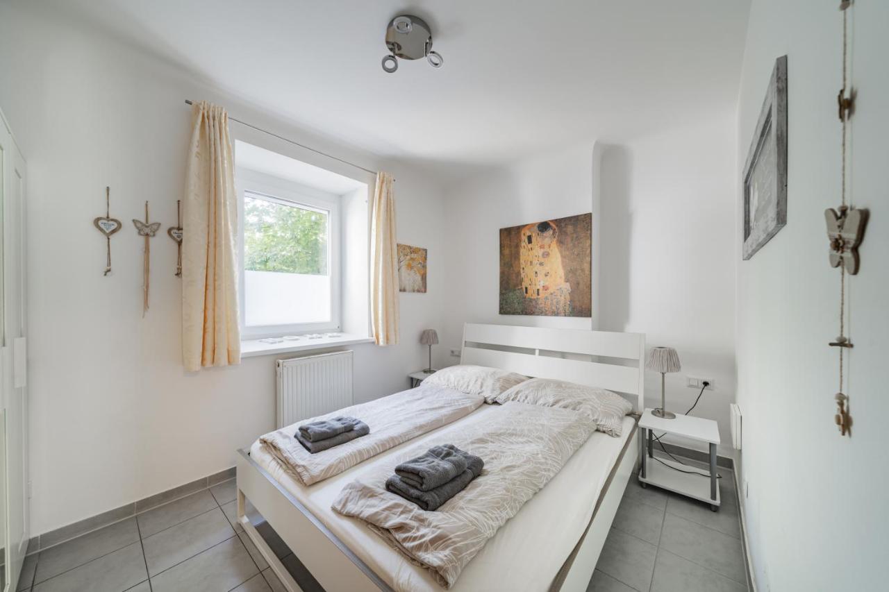 Modernes Appartement Nahe U-Bahn Und Schoenbrunn Wina Bagian luar foto