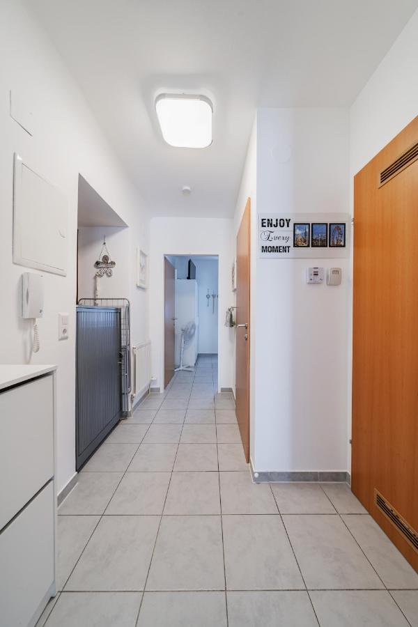 Modernes Appartement Nahe U-Bahn Und Schoenbrunn Wina Bagian luar foto